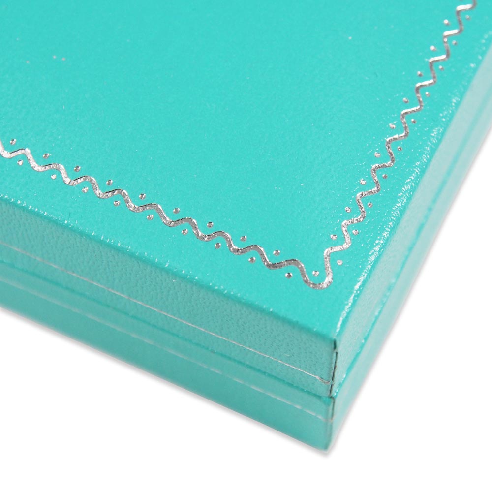 Classic Robin's Egg Blue Necklace Gift Box corner detail